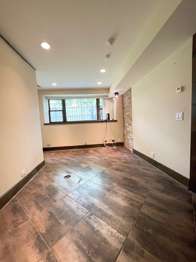 Building Photo - 1633 N Humboldt Blvd