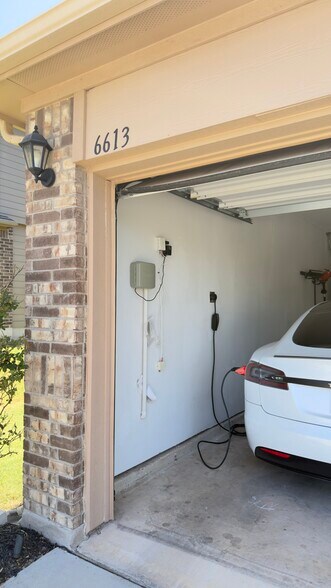 EV Charger 50 AMP - 6613 San Isidro Dr