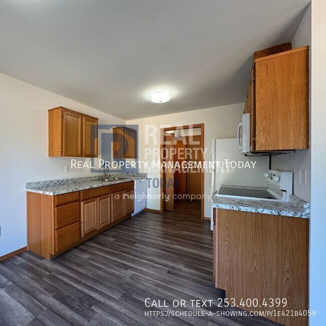 Building Photo - 427 175th St S