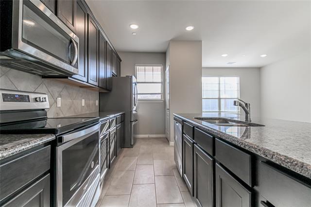Building Photo - 2328 Greystone Dr