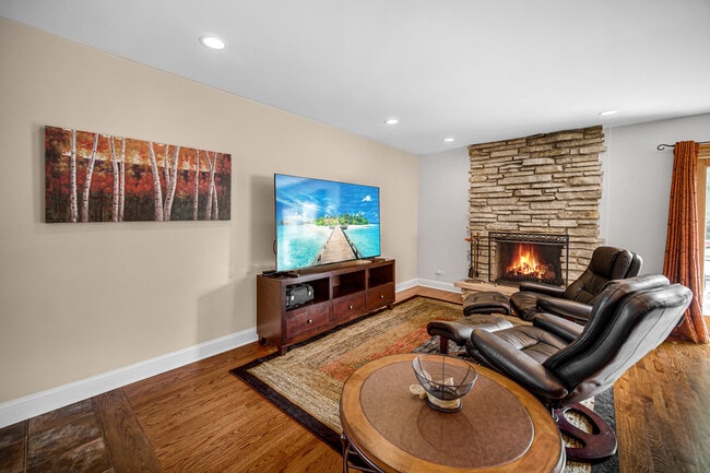 Building Photo - 1167 Longtree Ln