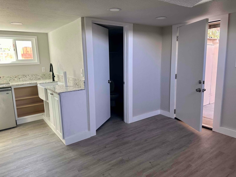 Building Photo - 357 E Putnam Ave