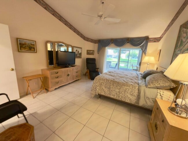 Building Photo - 7922 Sandy Pointe Dr