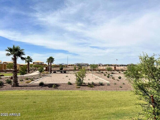 Building Photo - 2055 E Brooklyn Dr