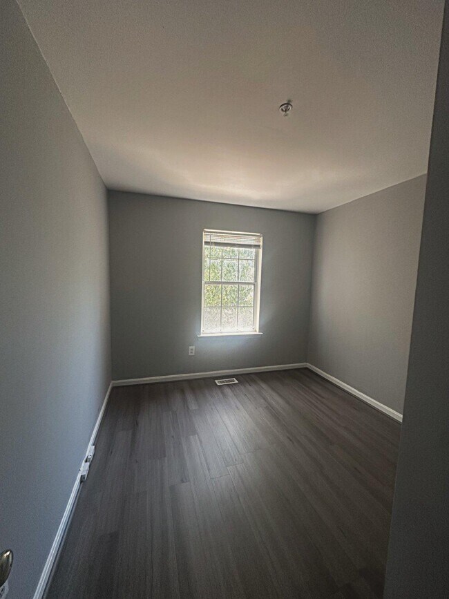 Building Photo - 1634 Brooksquare Dr