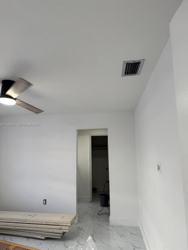 Building Photo - 1280 W 38th St