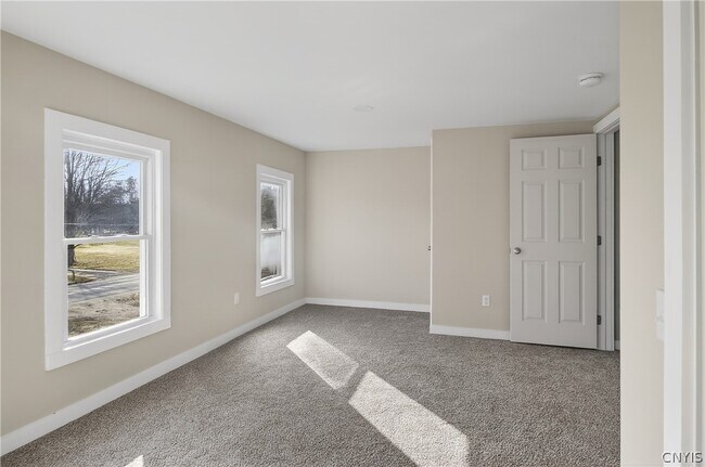 Building Photo - 6637 Dix Rd