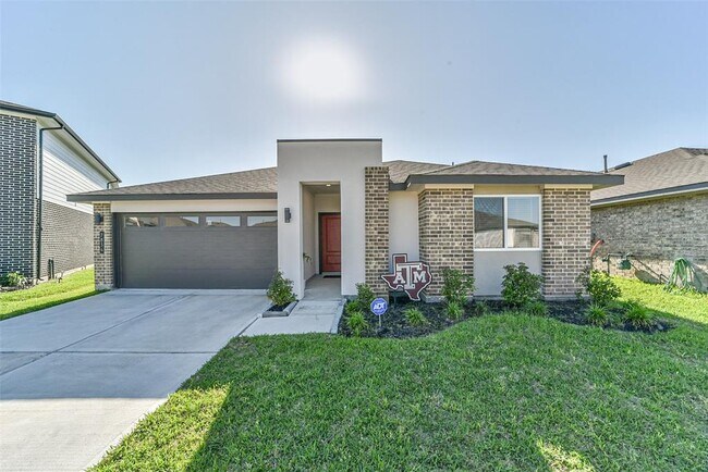 Primary Photo - 7834 Golden Rubia Ln
