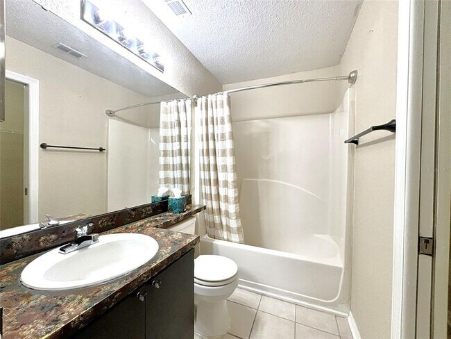 Building Photo - 3217 Queen Palms Ct