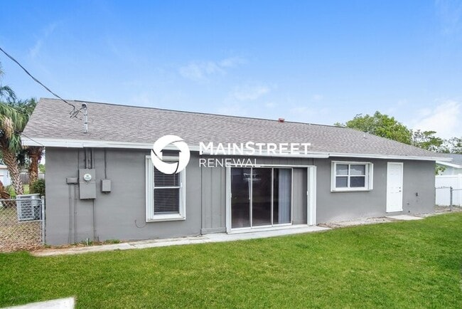 Building Photo - 4 Bedroom Pet-Friendly Home in Palm Bay, F...