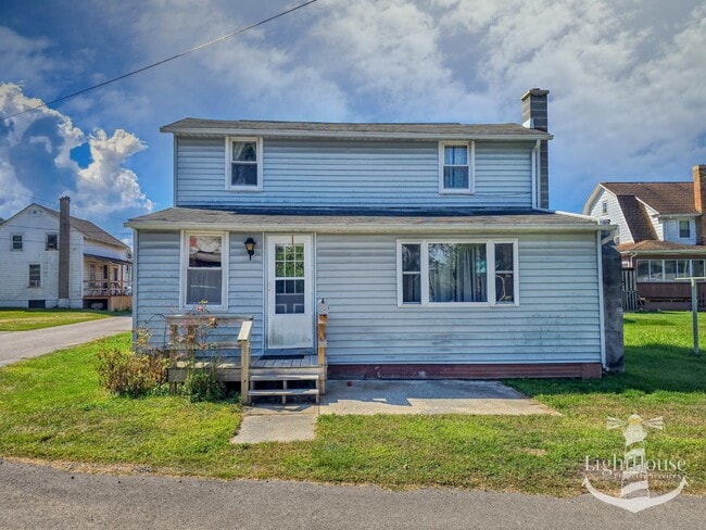 Primary Photo - 224 Pickwick St