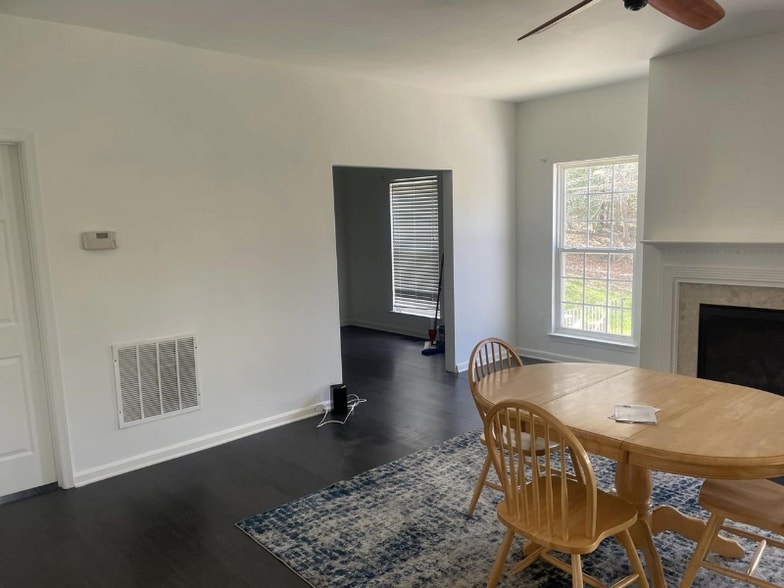 Primary Photo - 8810 Martin Ln