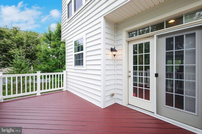 Building Photo - 9850 Solar Course