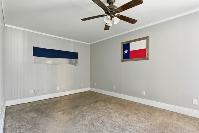 Building Photo - 1203 Valerie Ave