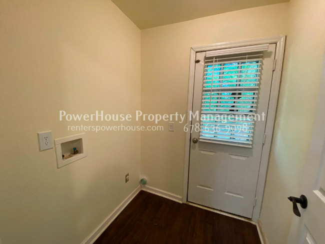 Building Photo - 2 Bedroom, 2 bath condo fourplex in Lawren...