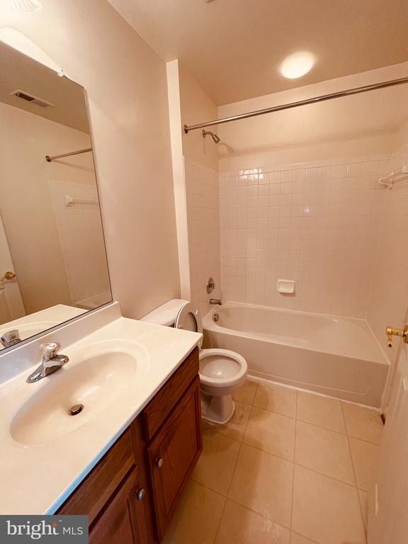 Building Photo - 16802 Sweeney Ln