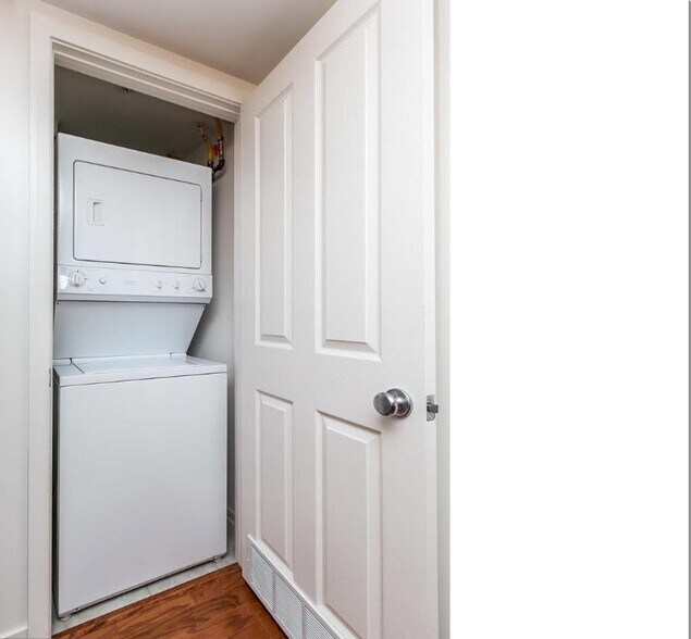 In-Unit Washer/Dryer - 414 Water St