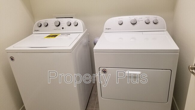 Building Photo - 2213 W Carol Ann Way