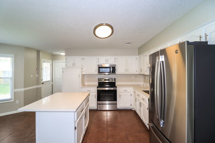 Building Photo - 1858 Carlyn Cove