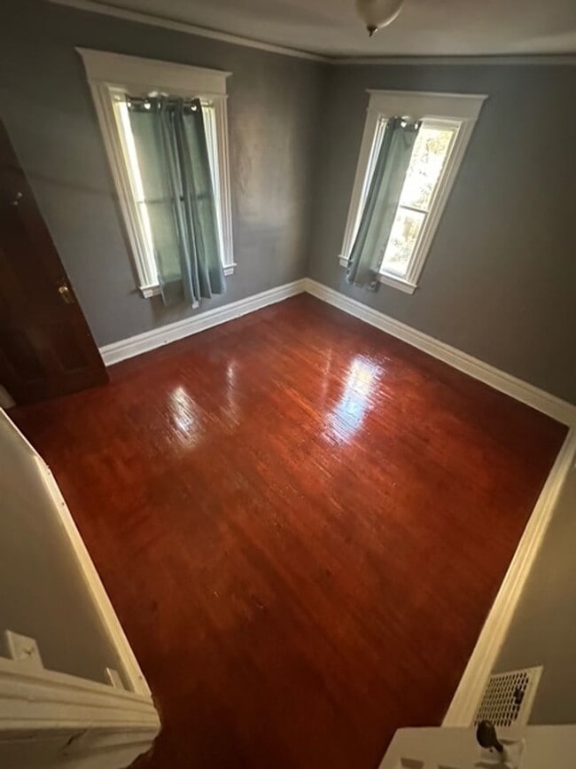 Building Photo - 268 Ave. C