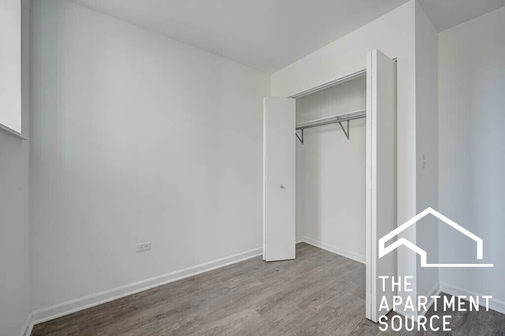 Building Photo - 940 W Winona St