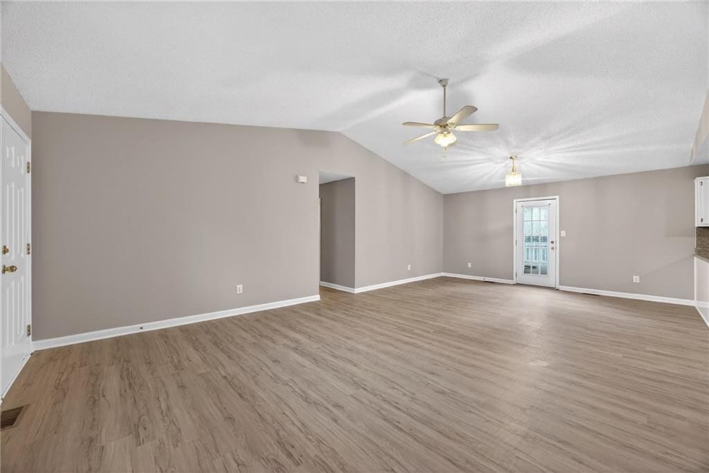 Building Photo - 175 White Tail Hills Dr