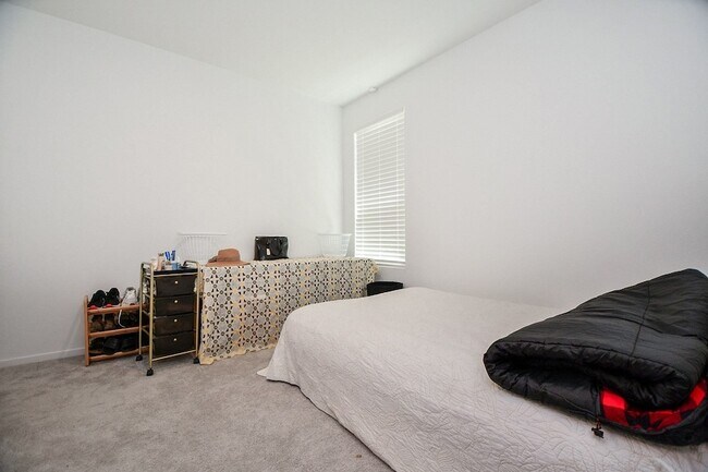 Building Photo - 26610 Coast Redwood Dr