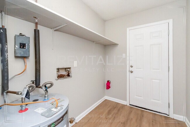 Building Photo - Newly Remodeled 4 Bed 1 Bath House in Mobile!!