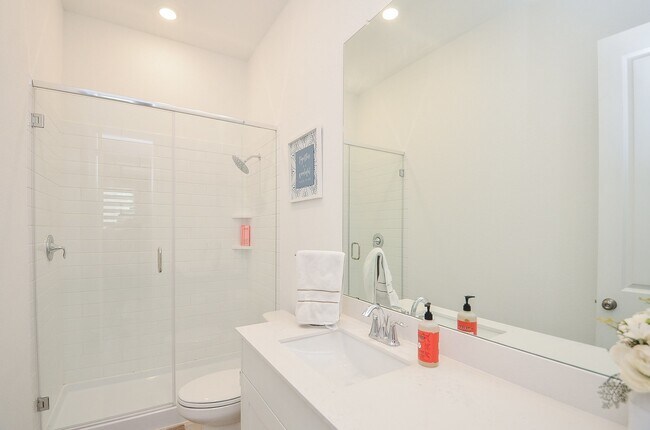 Building Photo - 4827 Avon Ridge Way