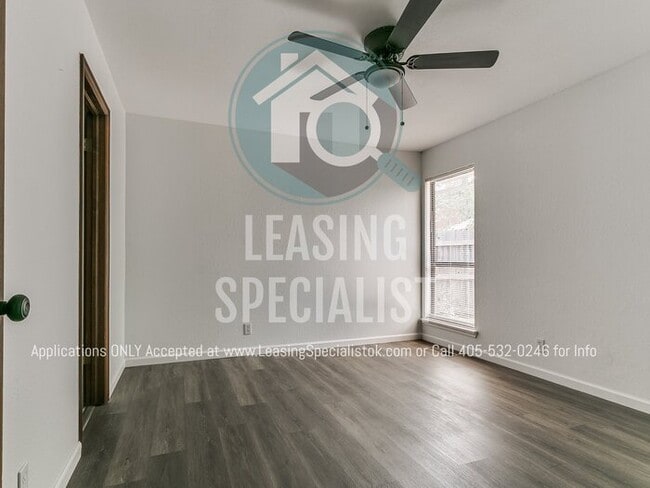 Building Photo - 2 Bed 2 Bath Garden Home in SW OKC's The R...