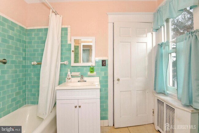 Building Photo - 3728 US-1