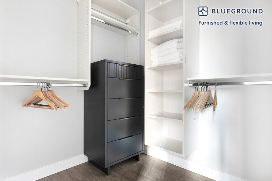 Building Photo - 423 E Ohio St