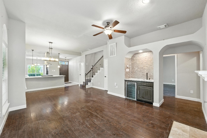 Building Photo - 9128 Cumberland Dr