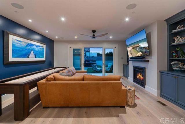 Building Photo - 1027 G Ave