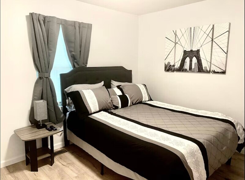 Building Photo - 312 Rosedale Ave