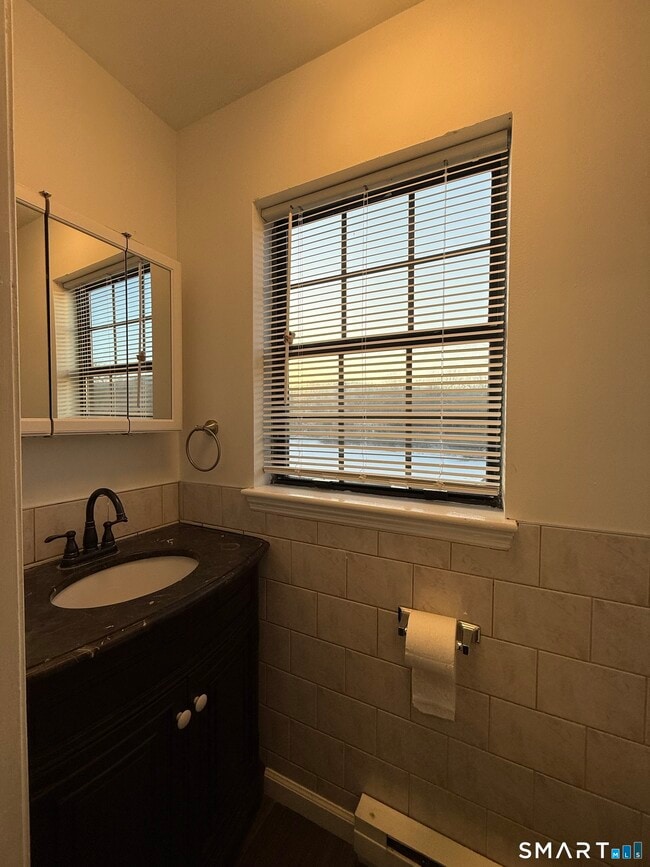 Building Photo - 111 Aspetuck Vlg