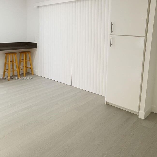 Building Photo - 8308 N Coral Cir