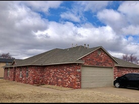 Building Photo - 1316 N Dryden Ct