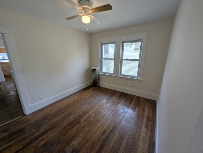 Building Photo - "Charming Duplex Living: Cozy 2-Bed, 1-Bat...