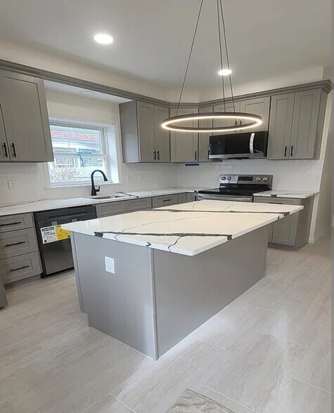 Building Photo - 30 Lyman St