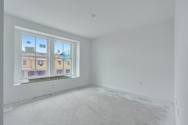 Building Photo - 181 SE Birch Ter