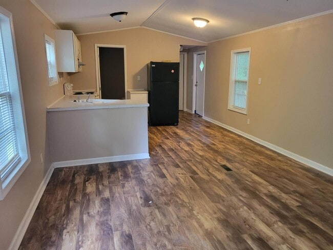 Building Photo - 4079 Acorn Dr