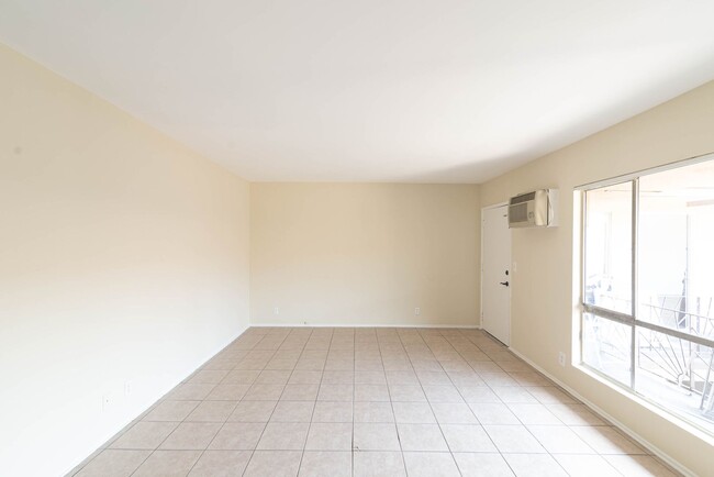 Interior Photo - 9215 - Sepulveda Apts