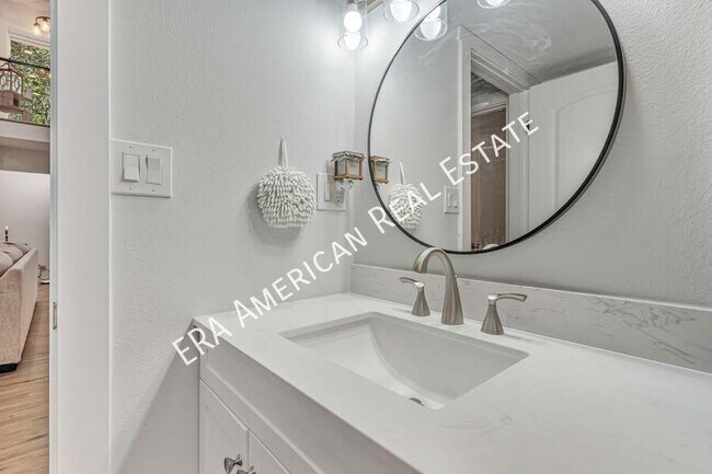 Building Photo - 2037 Lewis Turner Blvd