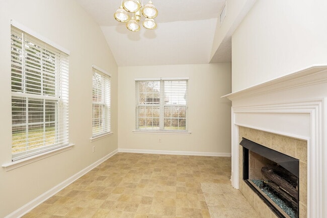 Building Photo - 294 Davids Way