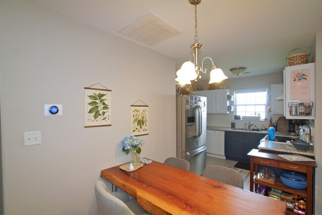 Building Photo - 716 McGill Pl