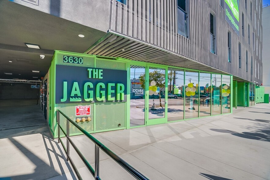 The Jagger Apartments in West Los Angeles featuring Studios, One Bedroom Apartments and Penthouse. - The Jagger