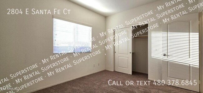 Building Photo - 2804 E Santa Fe Ct