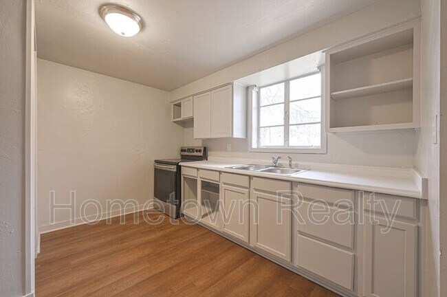 Building Photo - 3932 SE 22nd St