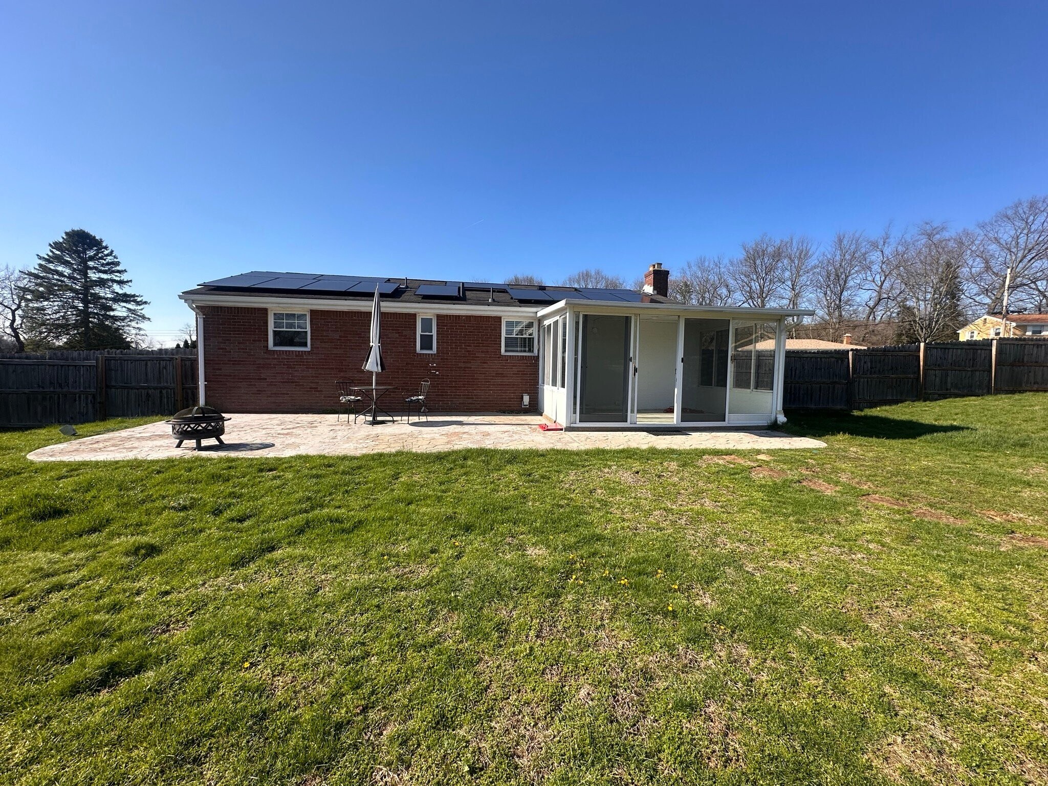 Building Photo - 206 Valley Vale Dr